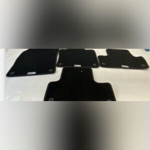 EUC Genuine Volvo Car XC60 Textile Carpeted Floor Mats Kit 32216555 4 Pieces